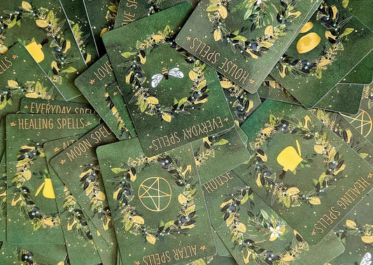 100pcs Practical Witch's Spell Deck - Divination Cards for Love, Happiness & Success - Golden Green Witch Oracle Deck for Beginners